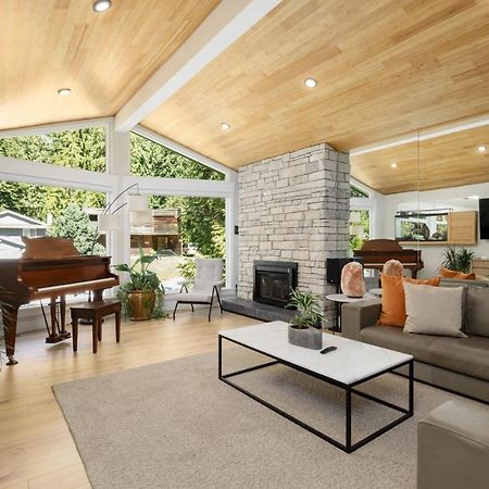 Beautiful Villa With Heated Pool Hot Tub By Forest North Vancouver Dış mekan fotoğraf