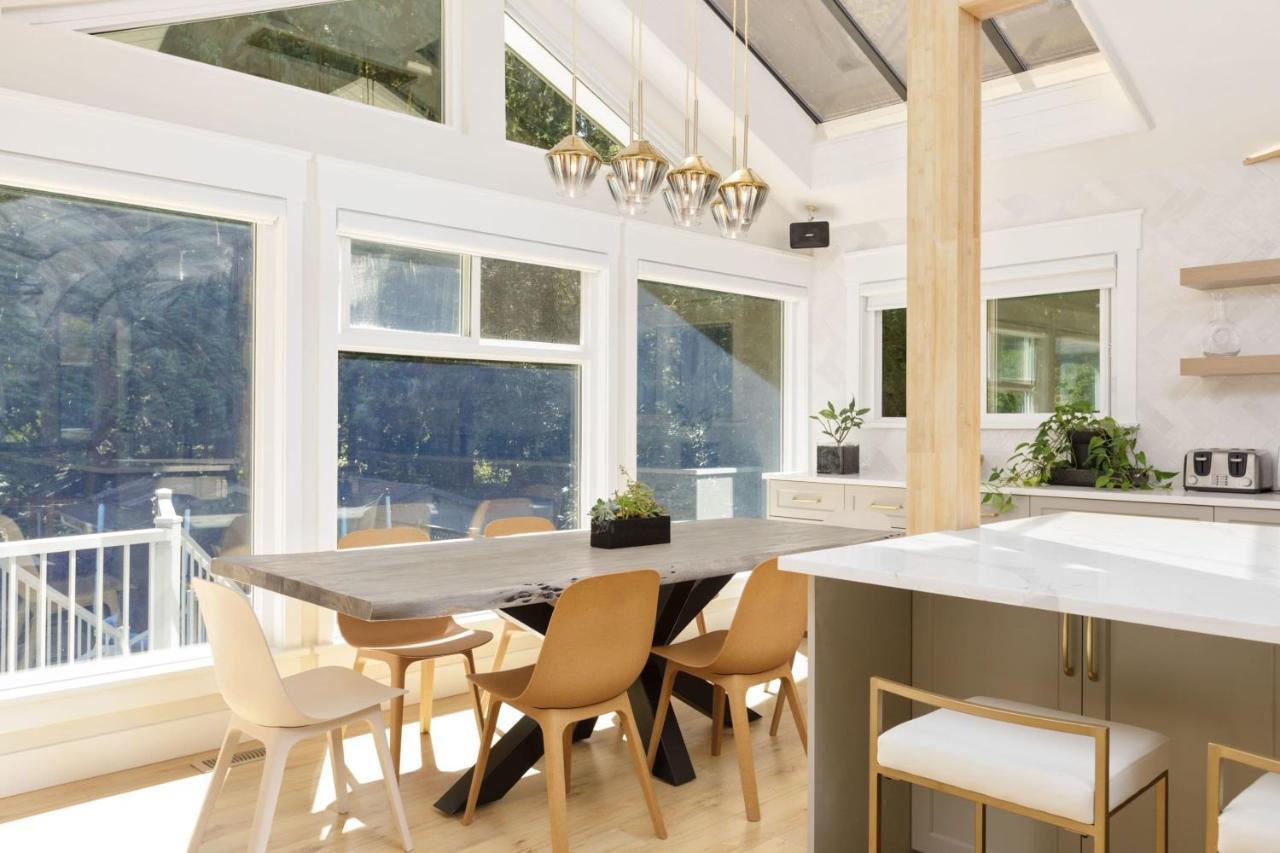 Beautiful Villa With Heated Pool Hot Tub By Forest North Vancouver Dış mekan fotoğraf
