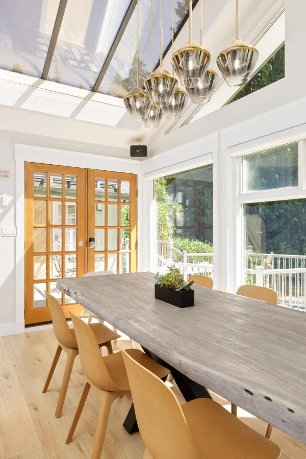 Beautiful Villa With Heated Pool Hot Tub By Forest North Vancouver Dış mekan fotoğraf