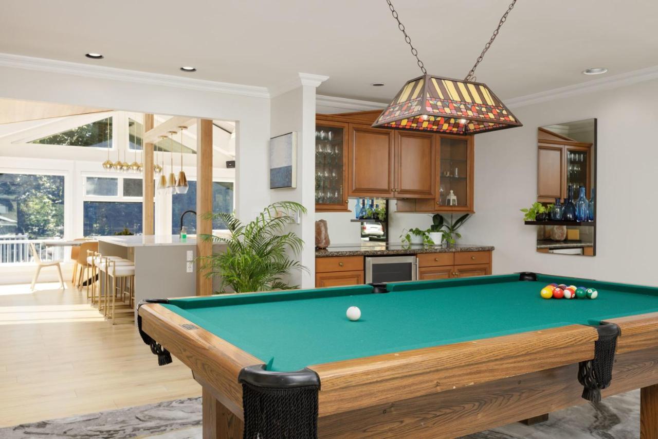 Beautiful Villa With Heated Pool Hot Tub By Forest North Vancouver Dış mekan fotoğraf