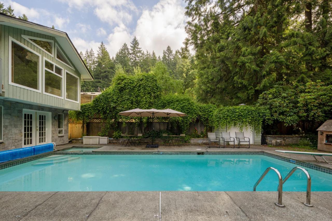 Beautiful Villa With Heated Pool Hot Tub By Forest North Vancouver Dış mekan fotoğraf