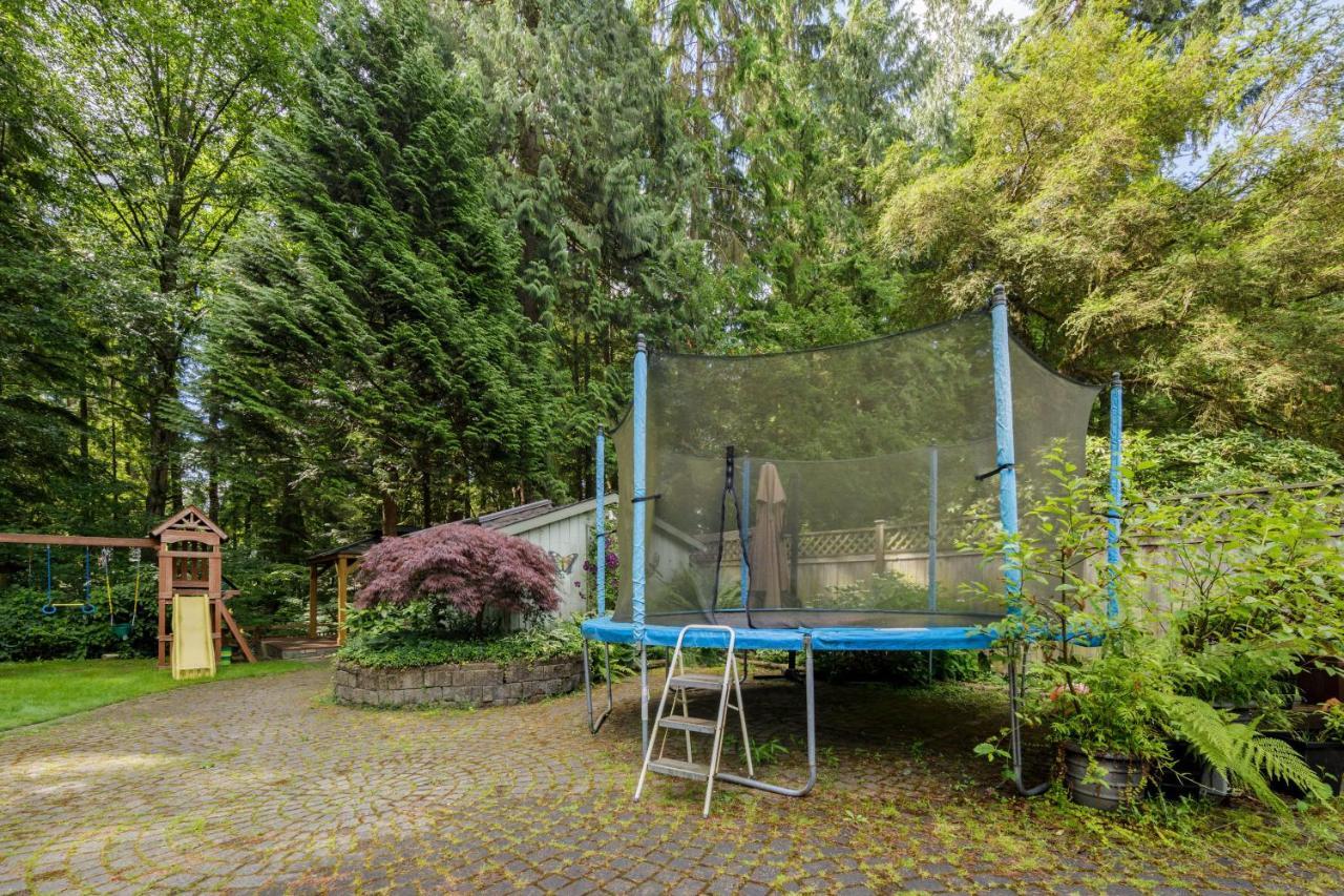 Beautiful Villa With Heated Pool Hot Tub By Forest North Vancouver Dış mekan fotoğraf